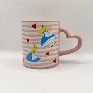 Disney - Alice in Wonderland mug, with a heart-shaped handle